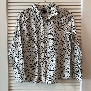 Talbots Long Sleeve Button Down Shirt Size 14p White/Black/Gold animal print